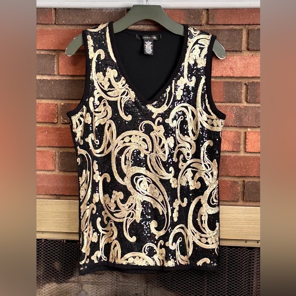🛍️ 89 TH & Madison Black gold sequin sleeveless top Size L